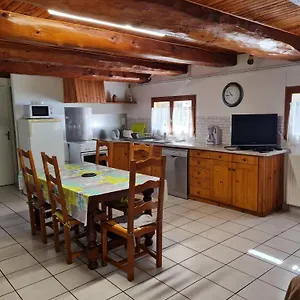 Lodge Rural - Grange Des Pres Blancs Chaîne Des Puys, Le Vernet-Sainte-Marguerite